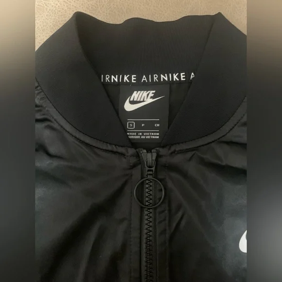 Nike Air Womens Black Satin Crop Zip Up Active Track Jacket NWOT Size Small - Picture 5 of 13